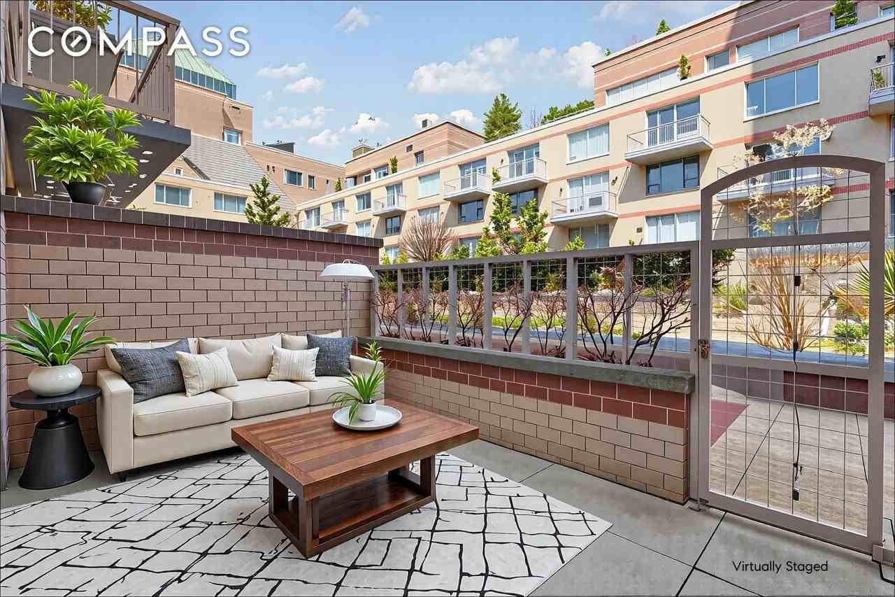 350 W 50th St #2D
