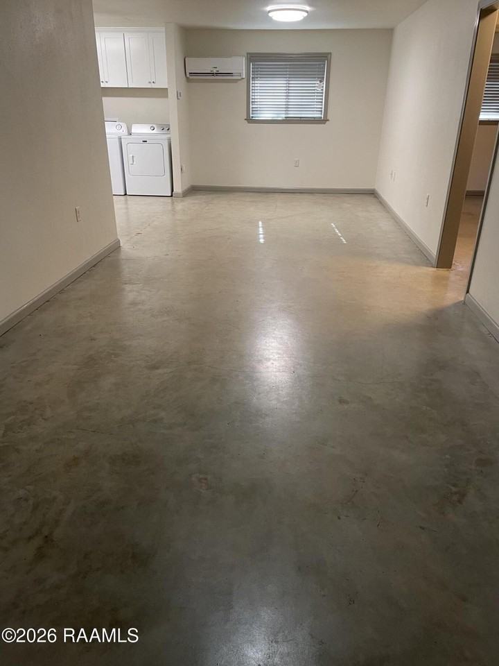 212 Hacker St - Photo 2 of 7