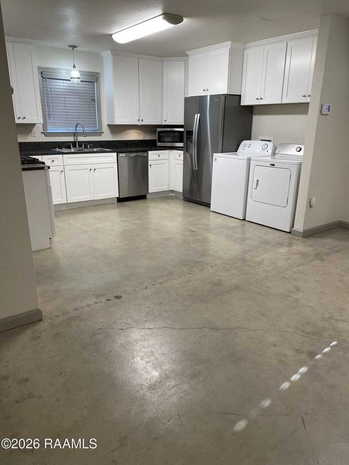 212 Hacker St - Photo 4 of 7