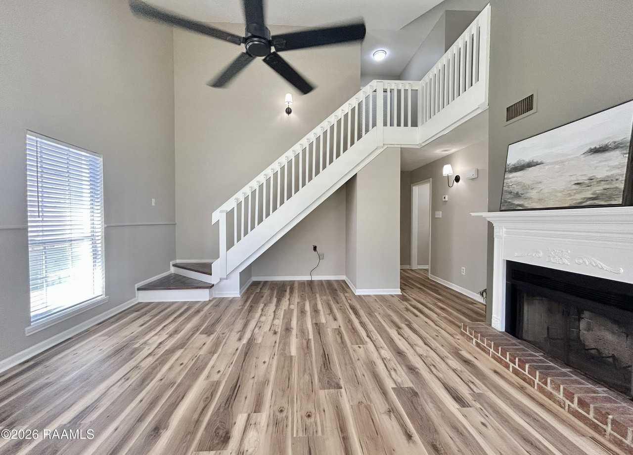 109 Cheshire Cir - Photo 4 of 30