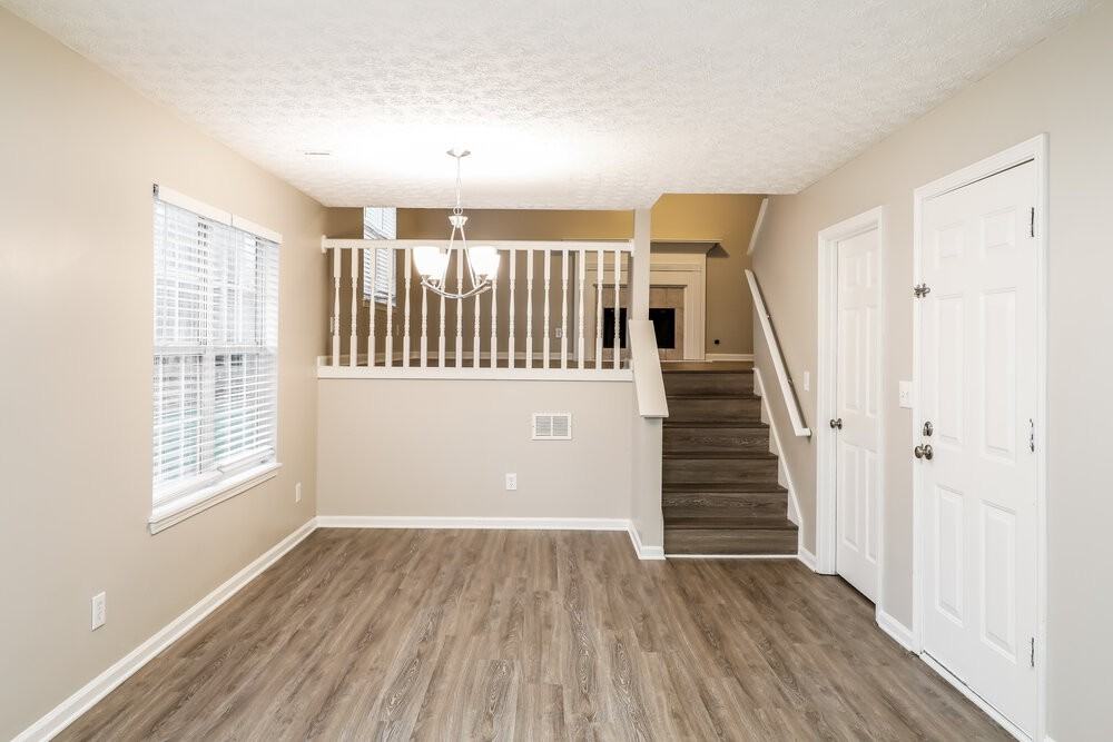 172 Williamsburg Way - Photo 7 of 17