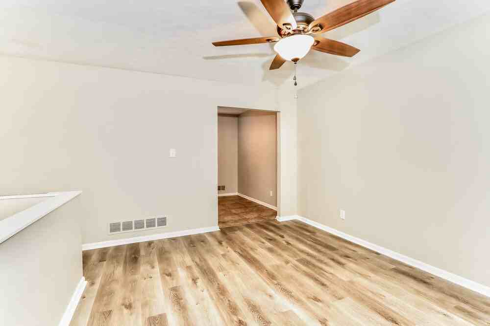 9713 Ranger Rd - Photo 6 of 17