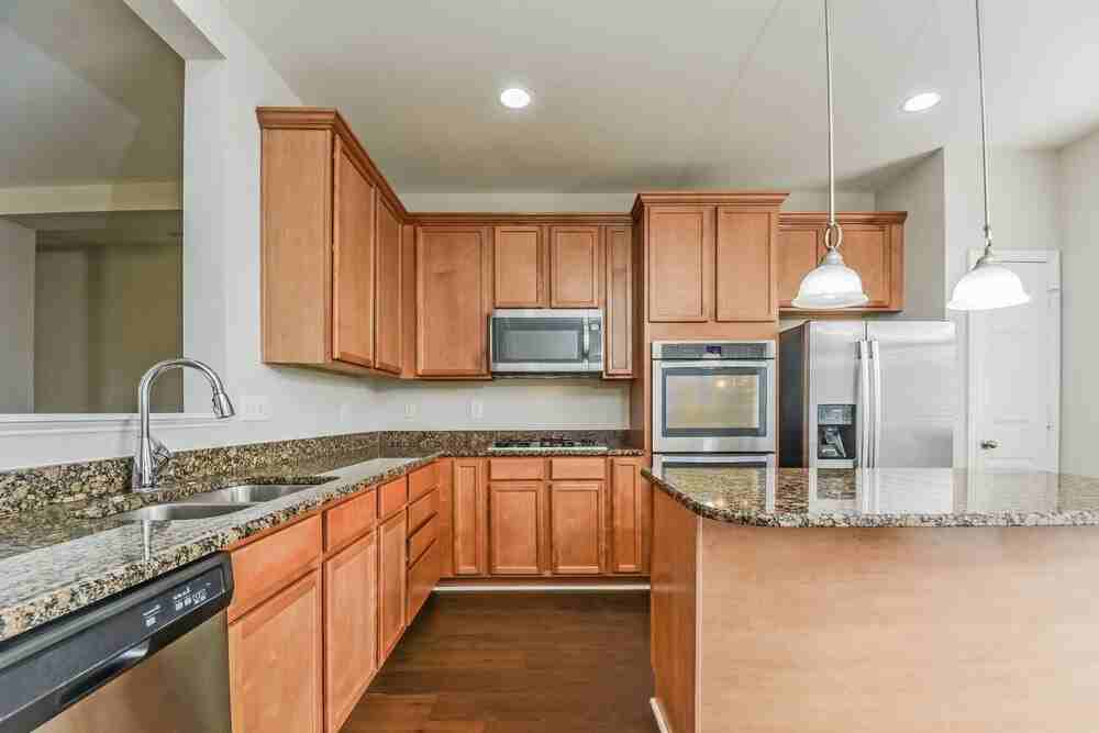 233 Norwich Dr - Photo 6 of 15