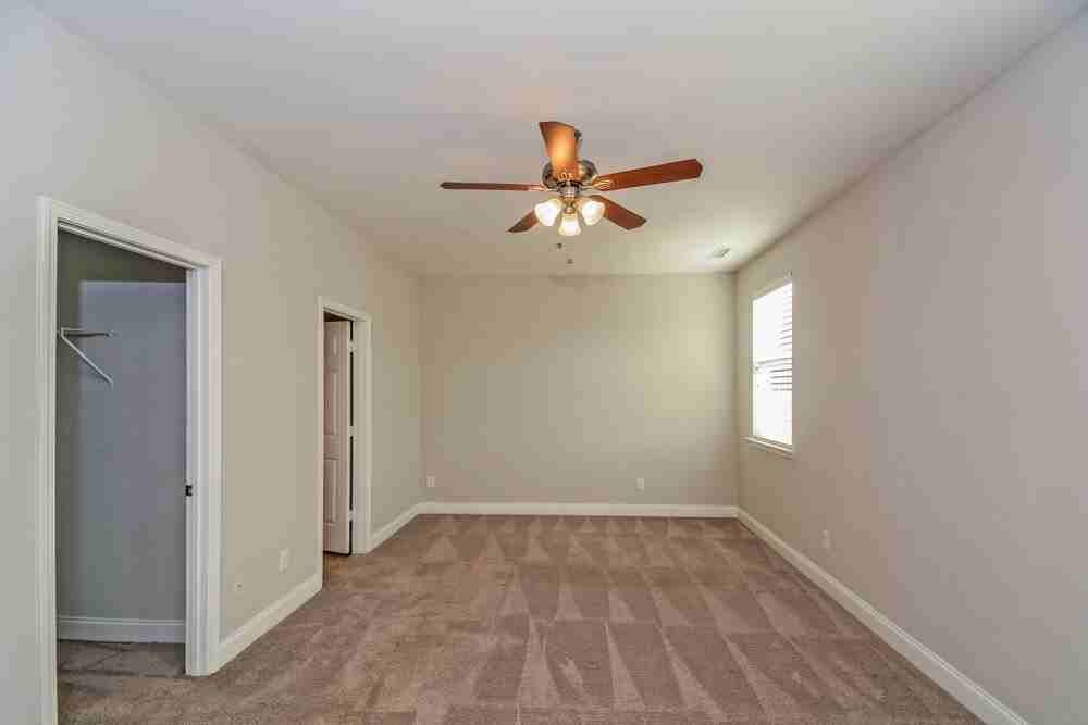 233 Norwich Dr - Photo 7 of 15