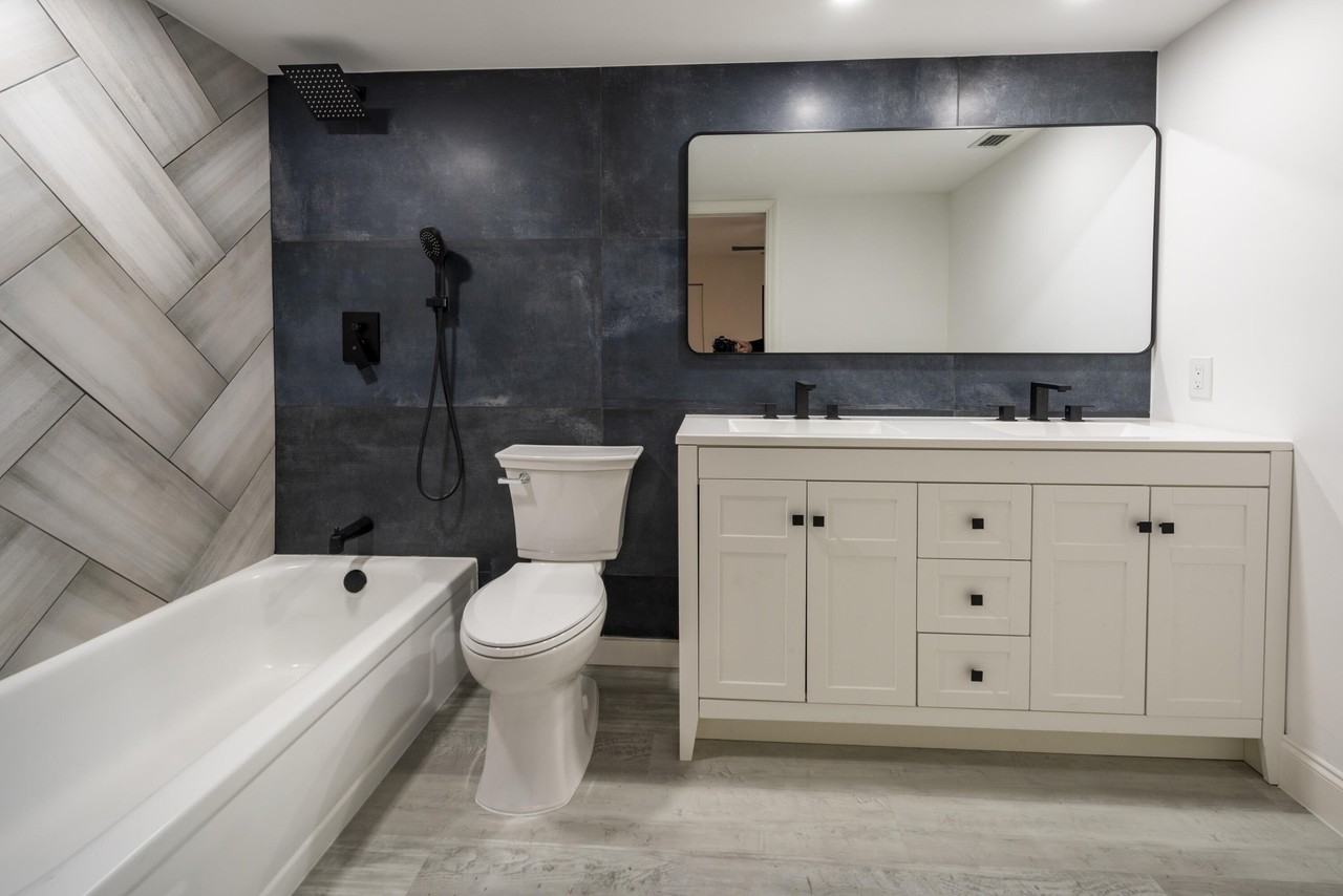 2303 Lucaya Ln Apt N3 - Photo 5 of 11