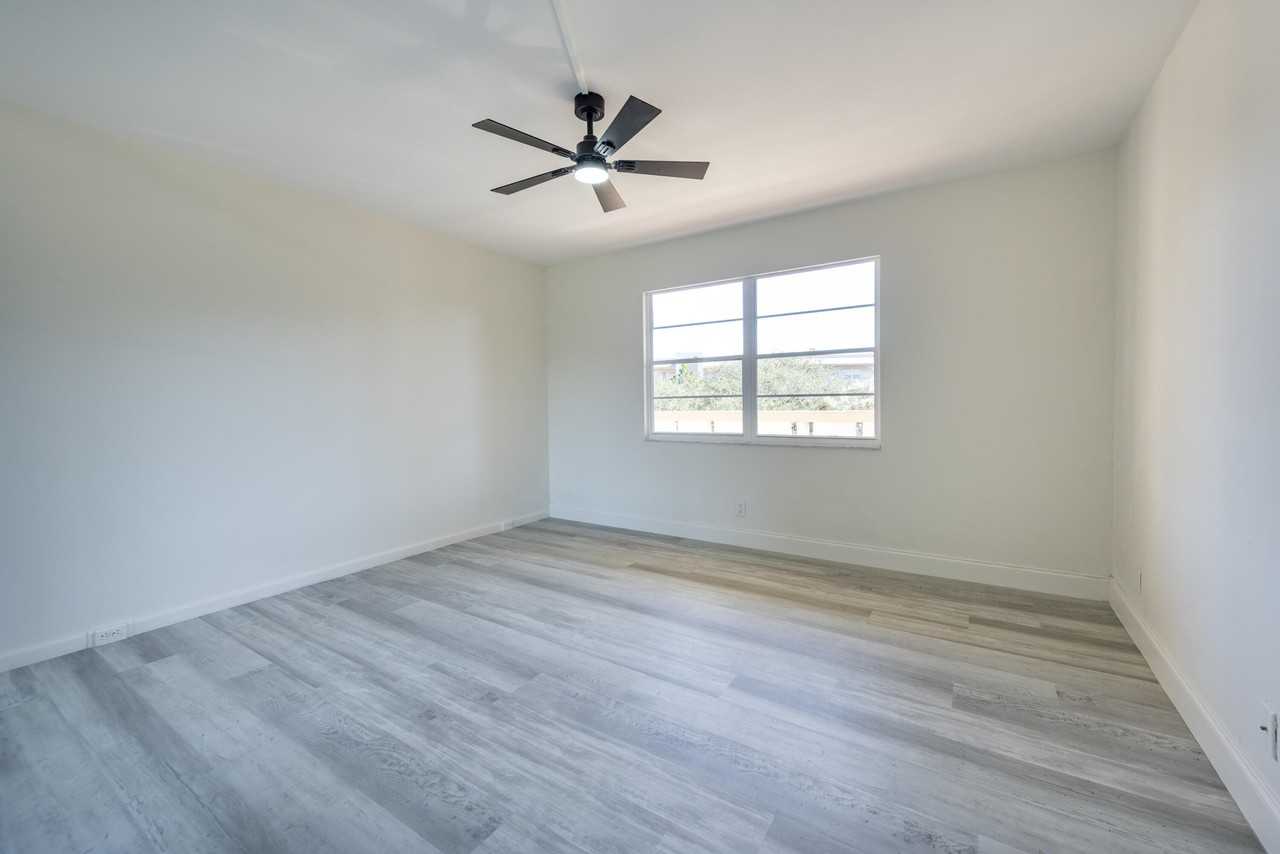 2303 Lucaya Ln Apt N3 - Photo 6 of 11