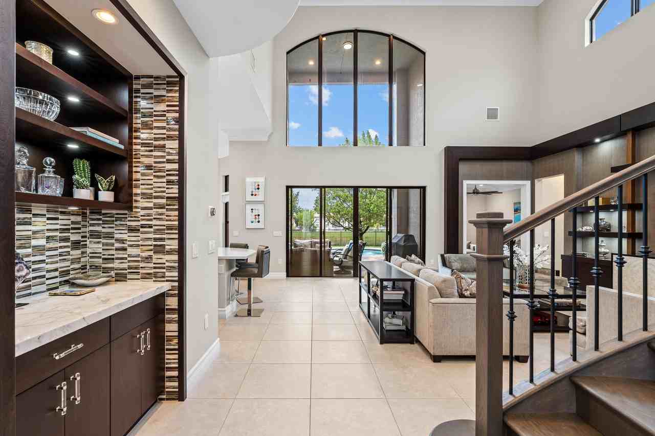 9741 Vitrail Ln - Photo 5 of 50