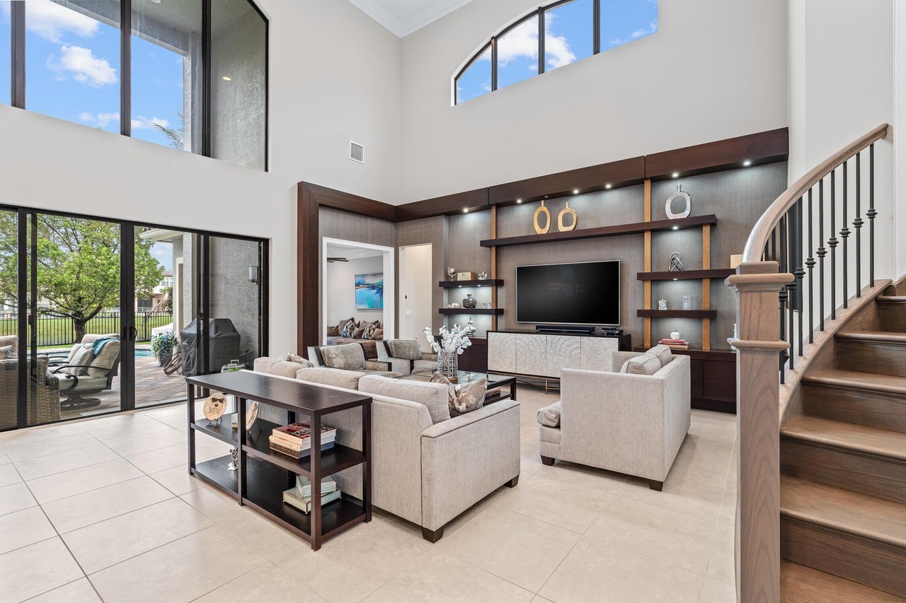 9741 Vitrail Ln - Photo 6 of 50