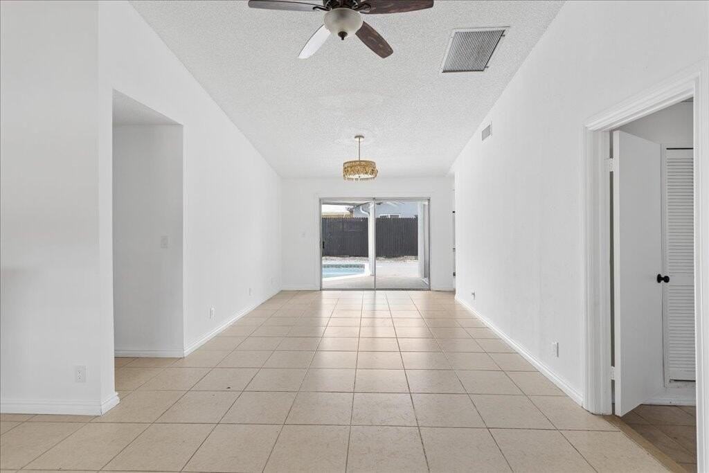 2324 Nw 98th Ter - Photo 6 of 22