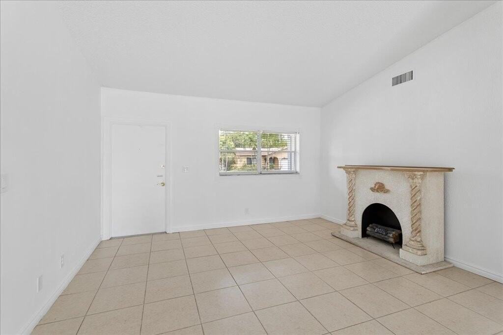 2324 Nw 98th Ter - Photo 7 of 22