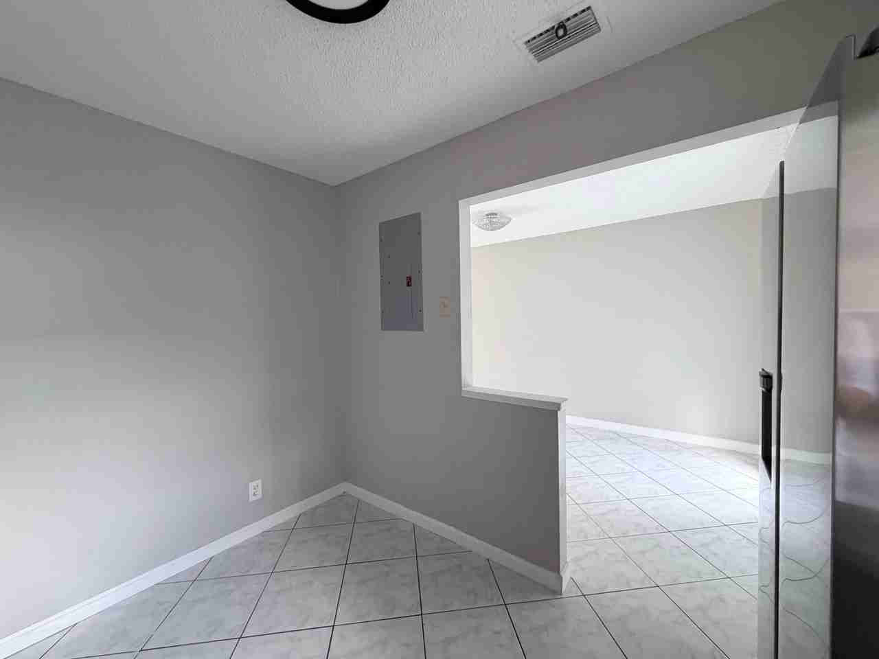 504 Shoreview Dr - Photo 6 of 22