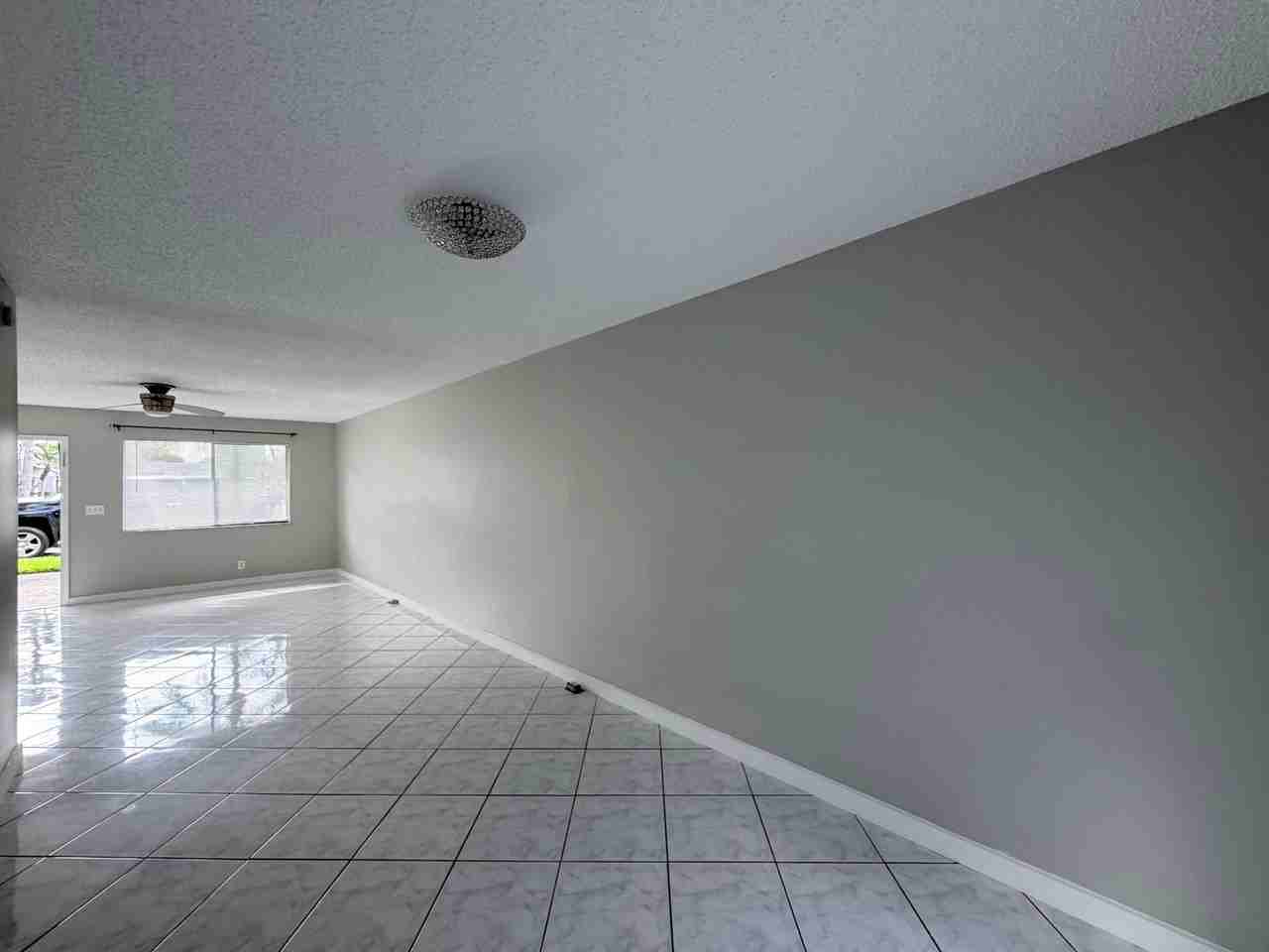 504 Shoreview Dr - Photo 7 of 22