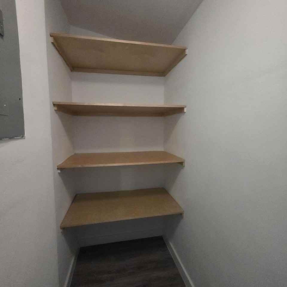 906 N Riverside Dr Apt 1-9 - Photo 6 of 20