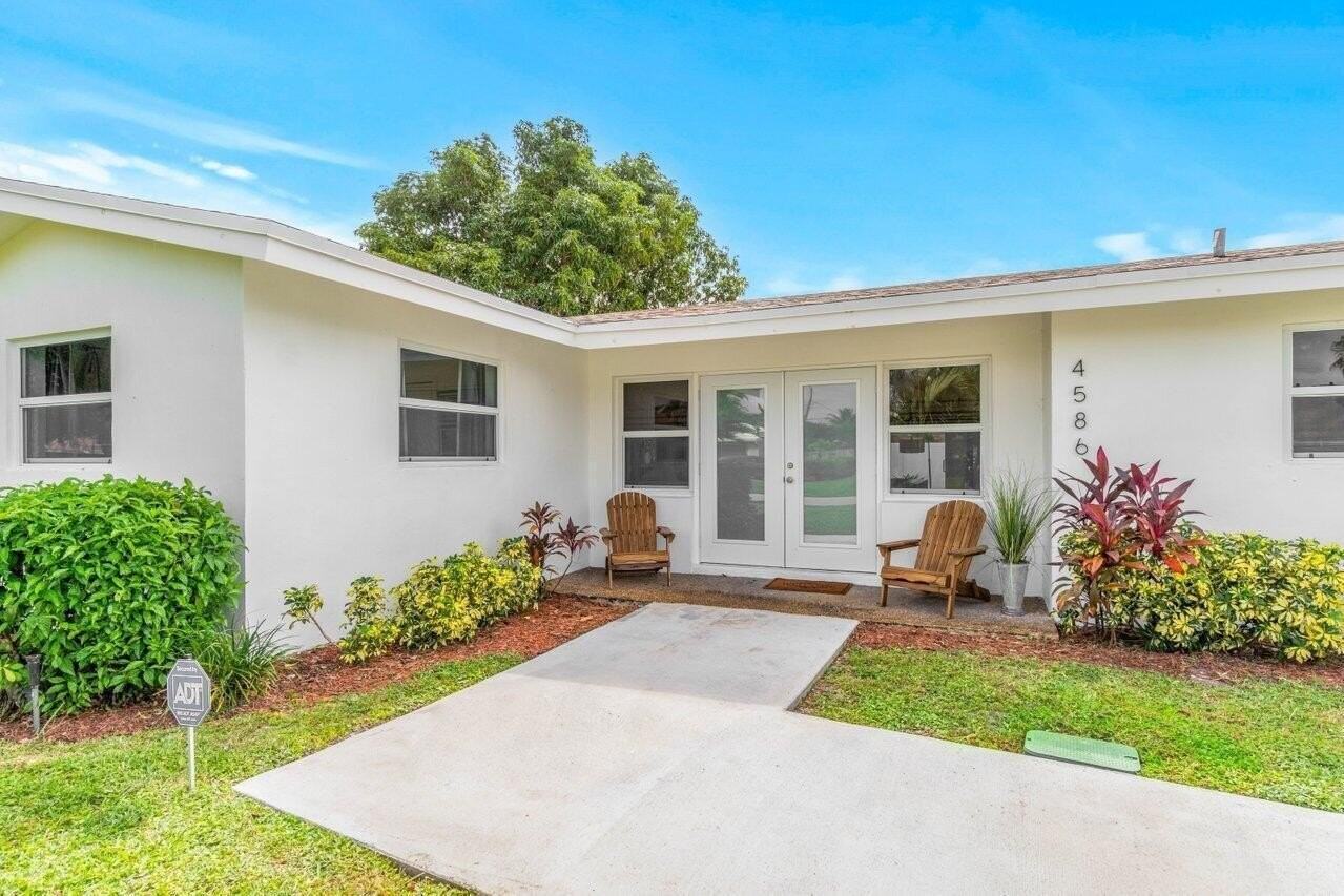 4586 Ellwood Dr - Photo 7 of 38