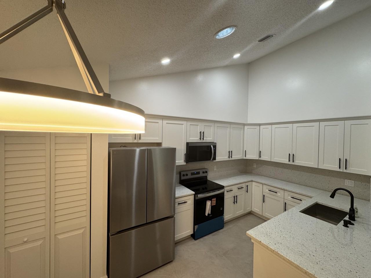 1148 Summit Trail Cir Apt D - Photo 2 of 50