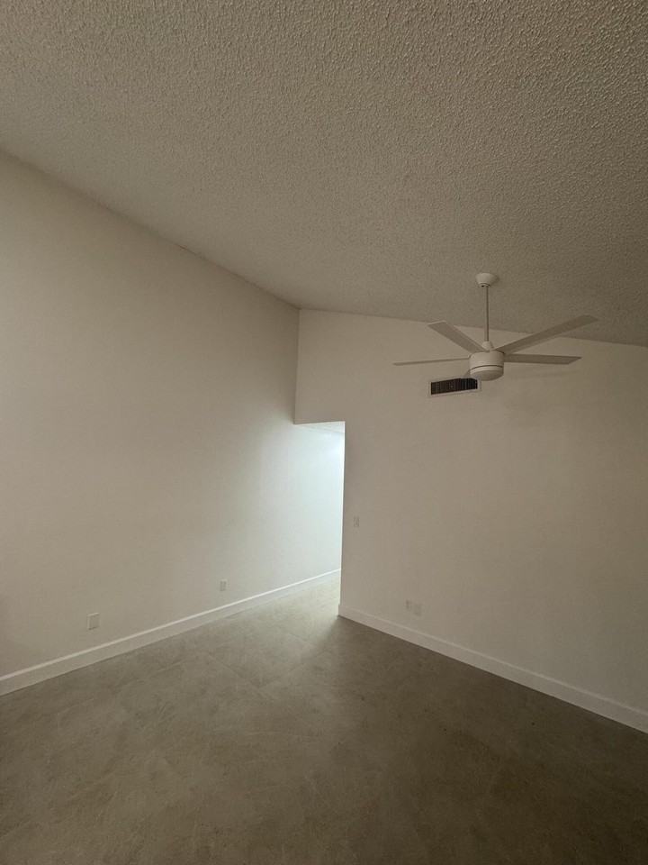 1148 Summit Trail Cir Apt D - Photo 5 of 50