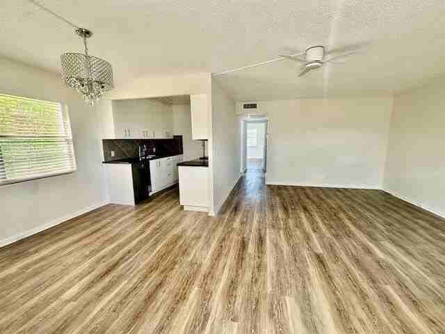 3080 Cornwall D - Photo 3 of 44