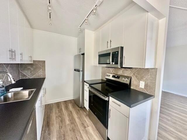 3080 Cornwall D - Photo 6 of 44