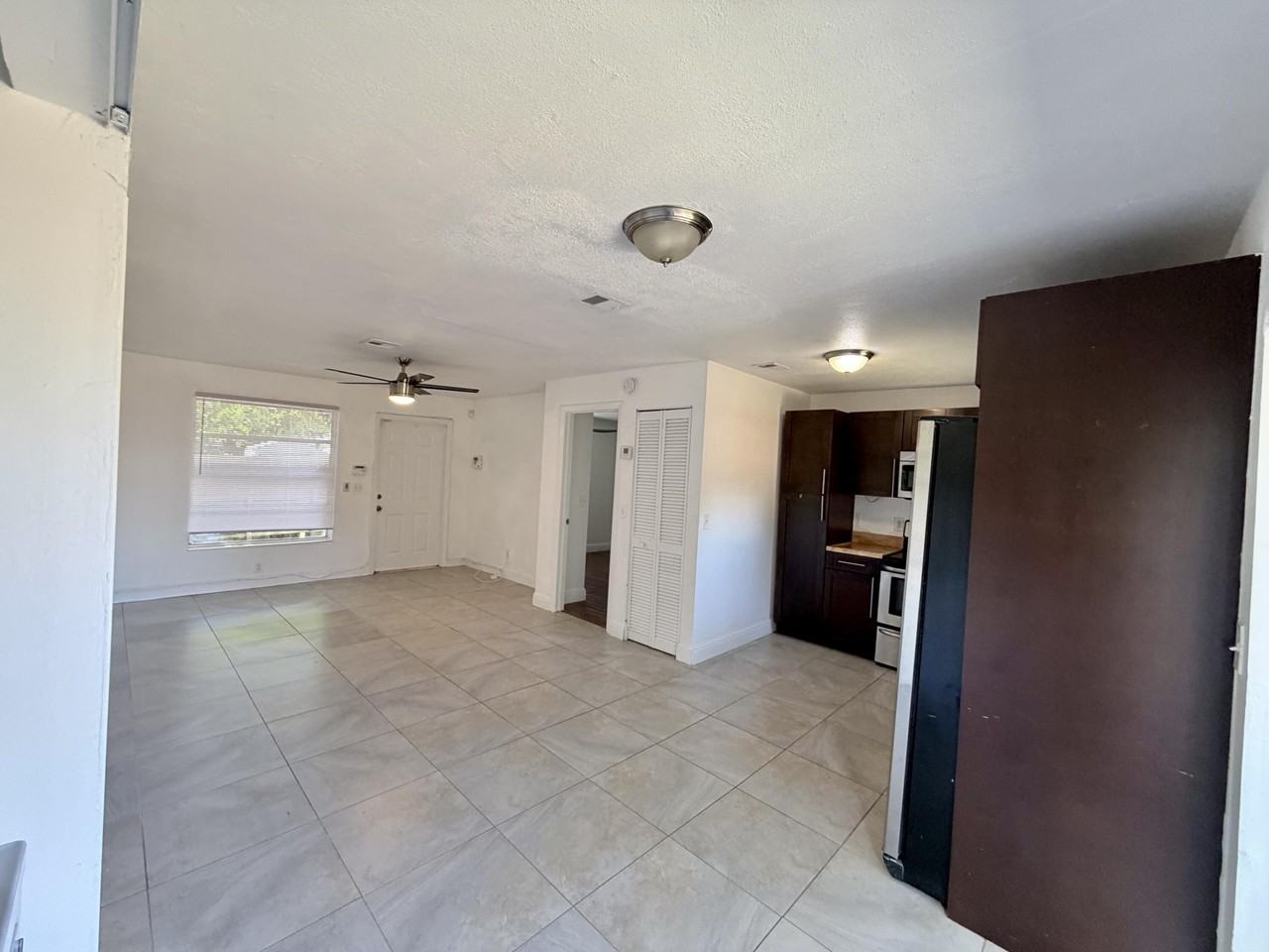 1990 Sw 9th St #1-2 - Photo 7 of 11