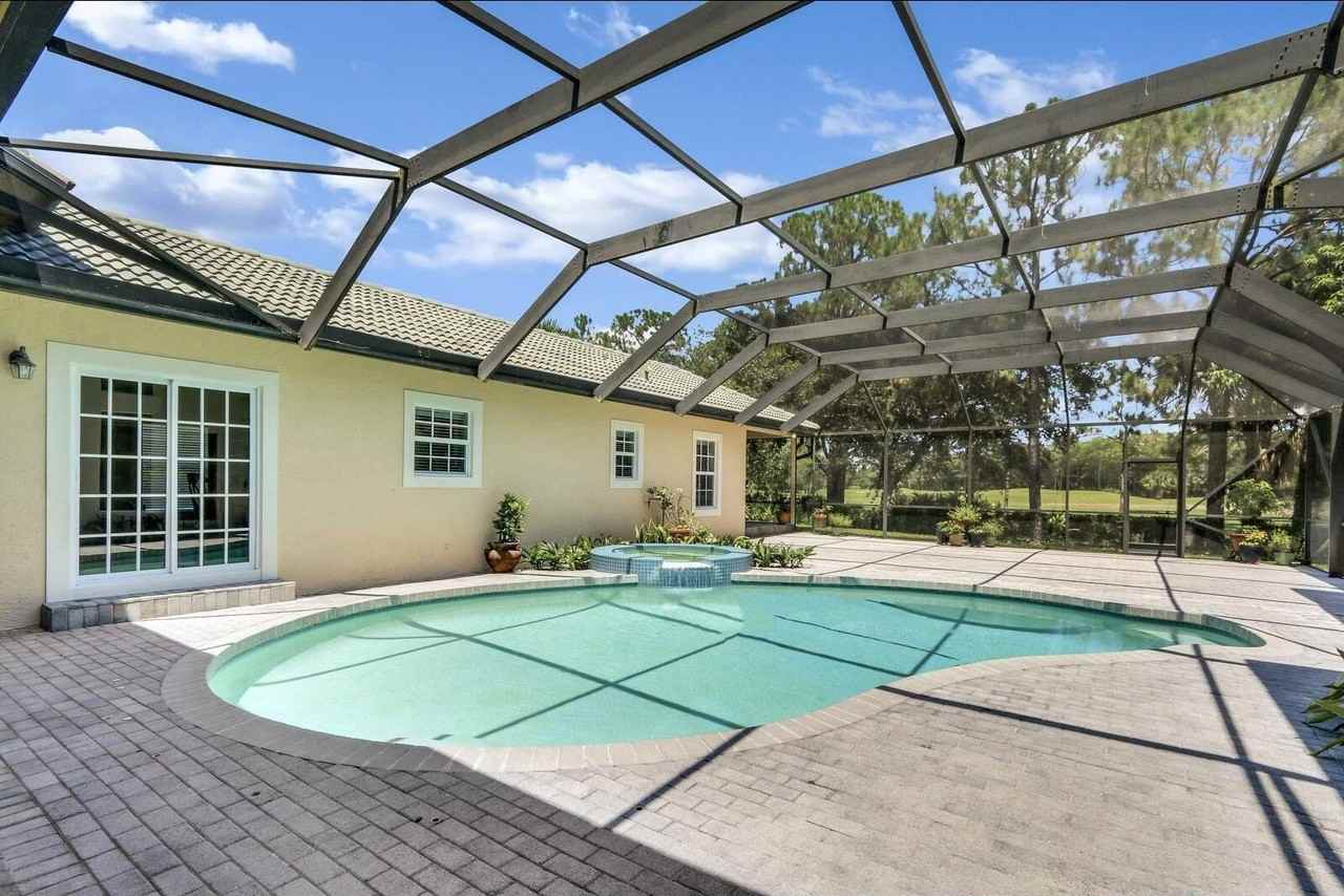 1856 Se Colony Way - Photo 4 of 10