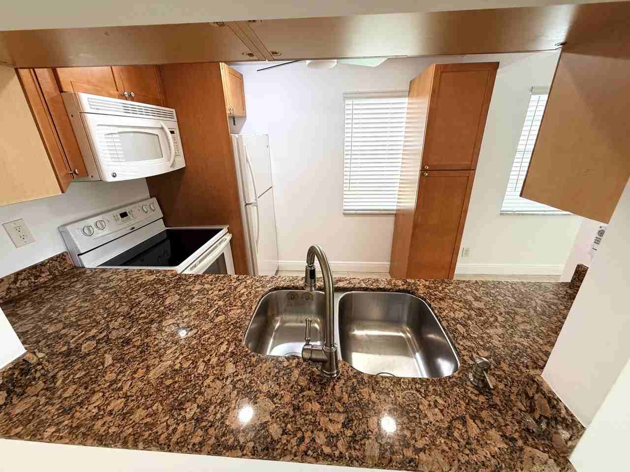 586 Normandy M Unit 586 - Photo 5 of 24