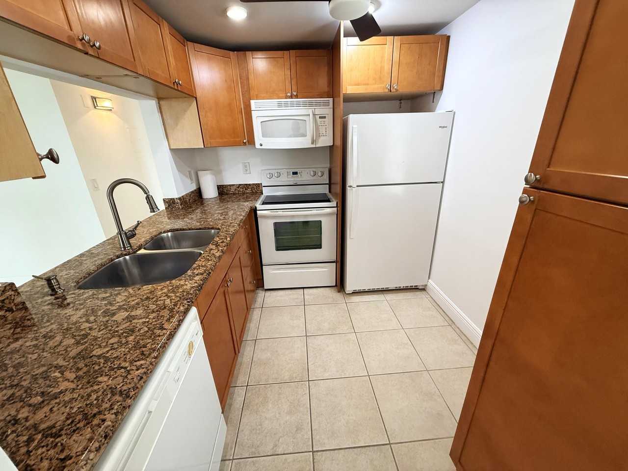 586 Normandy M Unit 586 - Photo 6 of 24