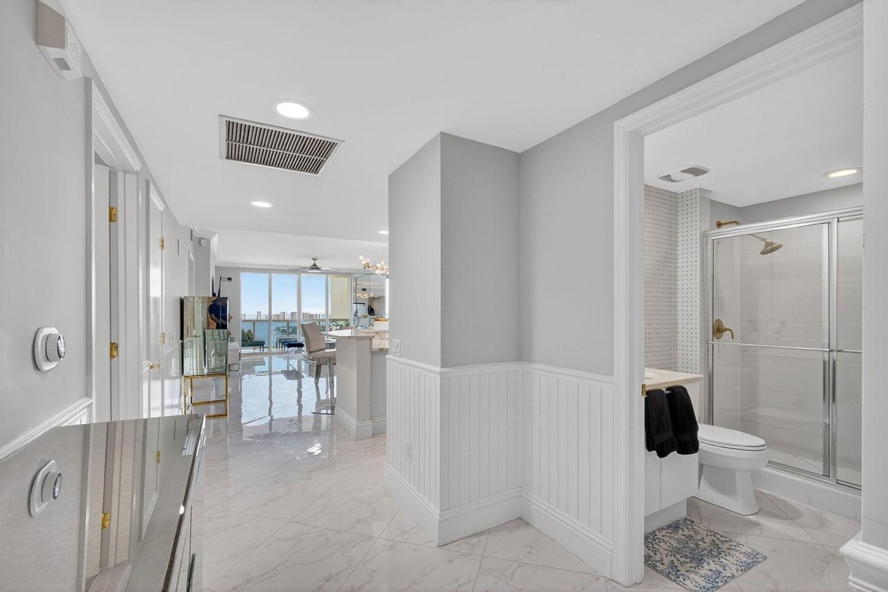 2650 Lake Shore Dr Unit 2303 - Photo 4 of 50