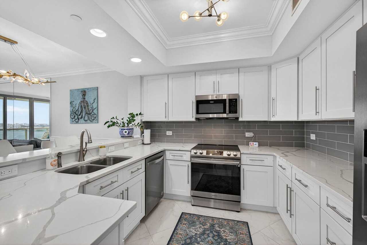 2650 Lake Shore Dr Unit 2303 - Photo 6 of 50