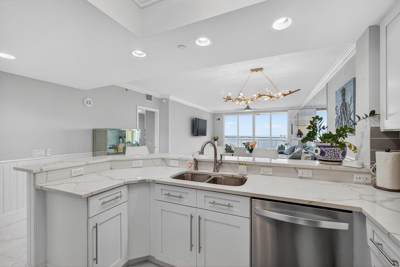 2650 Lake Shore Dr Unit 2303 - Photo 7 of 50