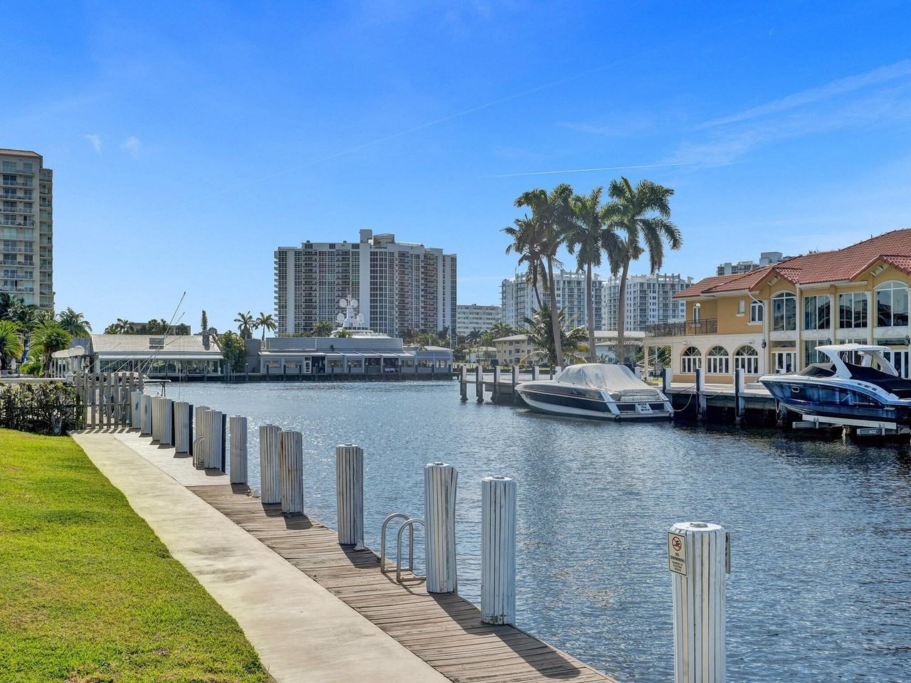 2866 Ne 30th St Apt 3 - Photo 6 of 42