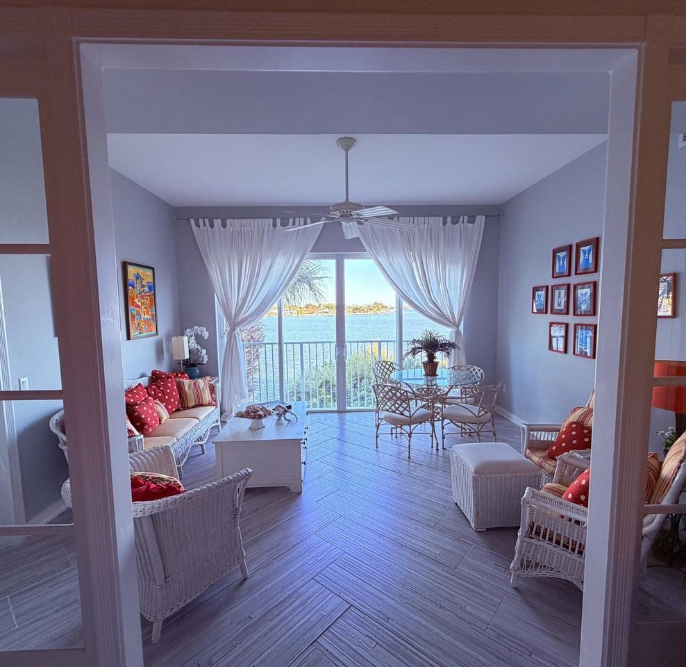 3 Harbour Isle Dr E #204 - Photo 2 of 20