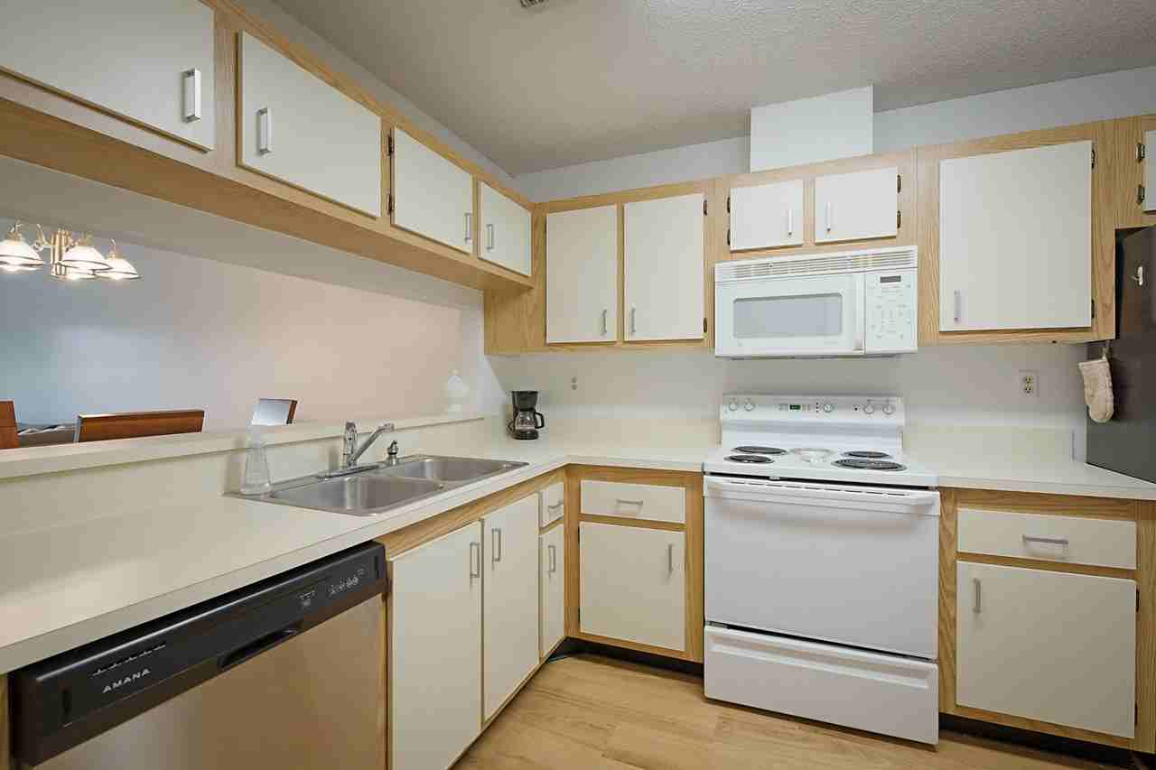 903 Harbour Pointe Way - Photo 3 of 26