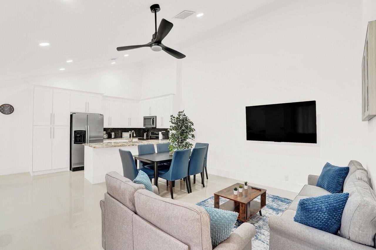 1344 Periwinkle Pl - Photo 2 of 28