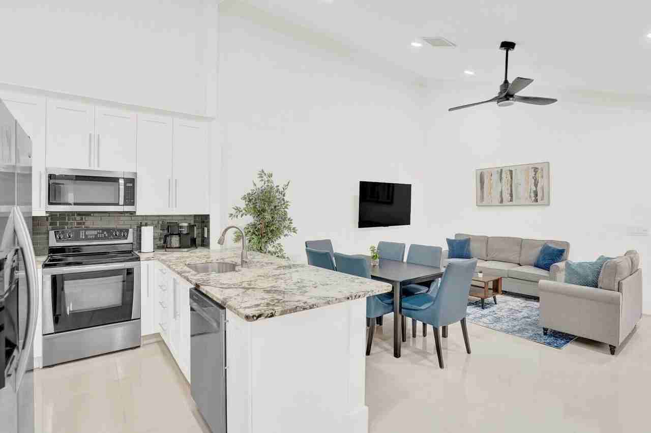 1344 Periwinkle Pl - Photo 5 of 28