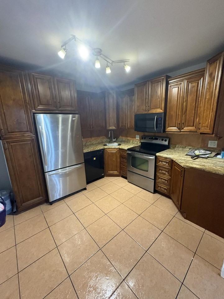 1340 Nw 5th Ave - Photo 3 of 13