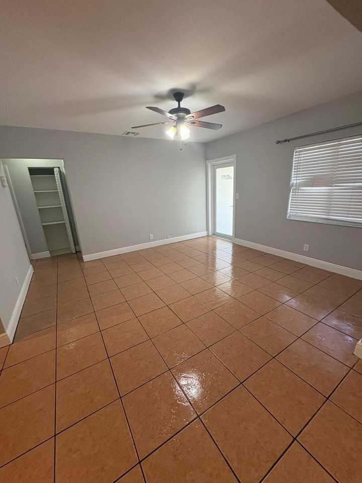 1340 Nw 5th Ave - Photo 5 of 13
