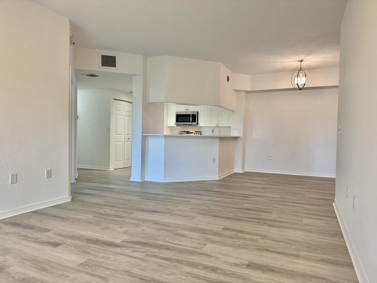 2725 Anzio Ct Apt 304 - Photo 3 of 29