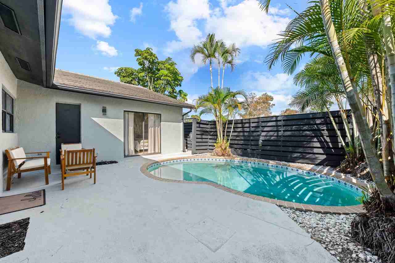 1277 Periwinkle Pl - Photo 3 of 24