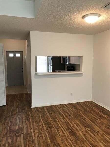 11010 Conch Ct - Photo 3 of 13