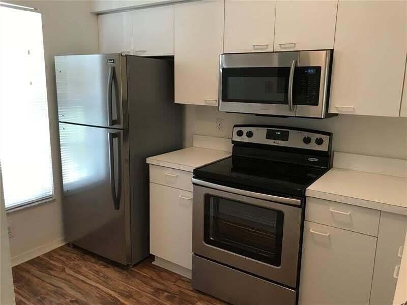 11010 Conch Ct - Photo 4 of 13