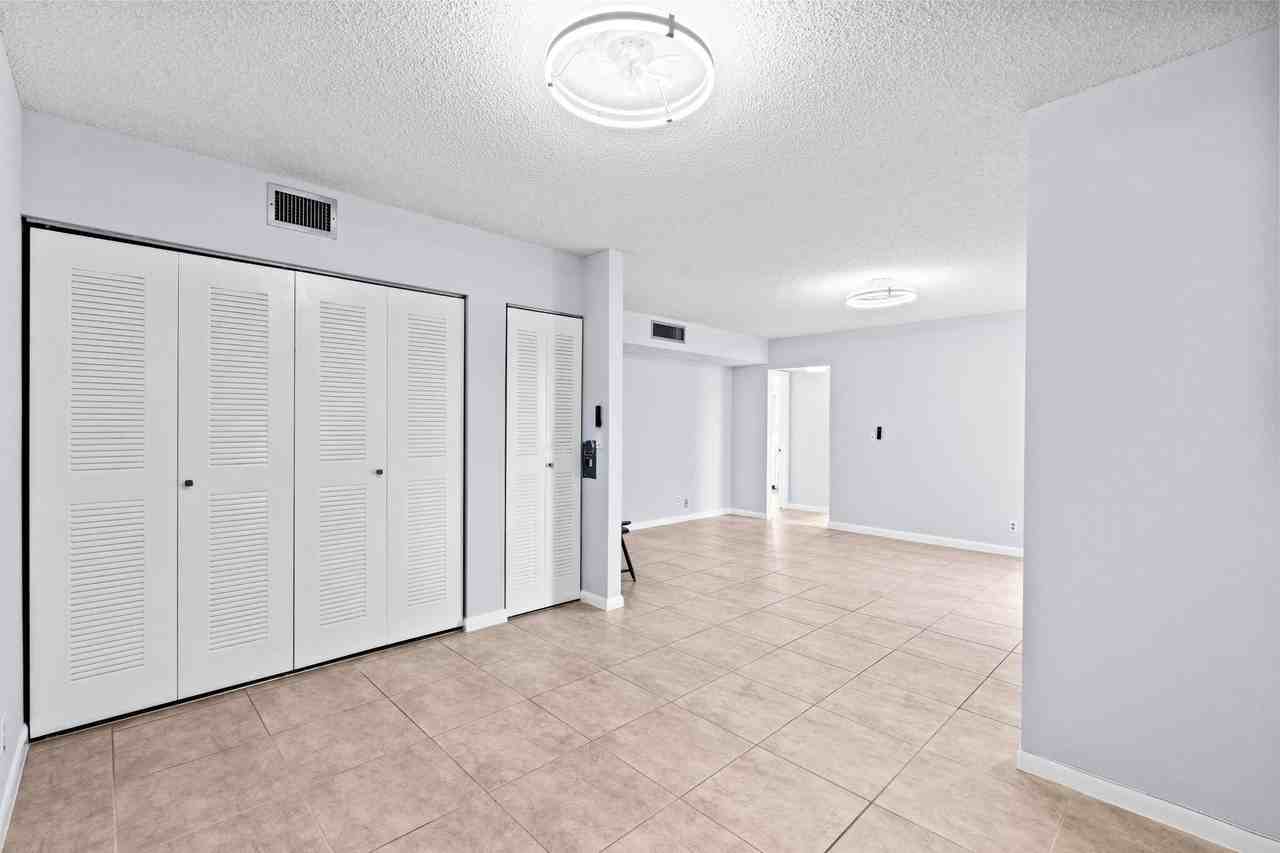 5310 Las Verdes Cir Apt 106 - Photo 5 of 48