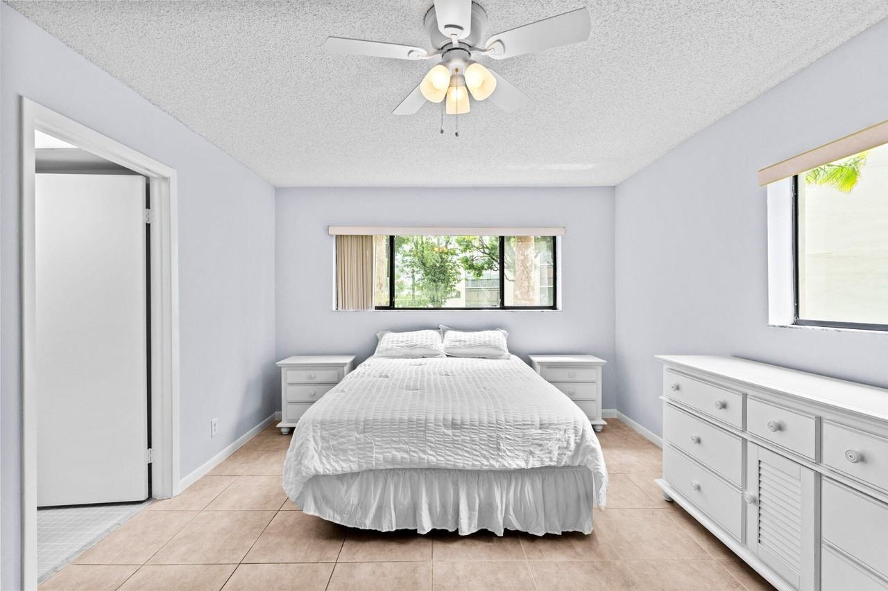 5310 Las Verdes Cir Apt 106 - Photo 7 of 48