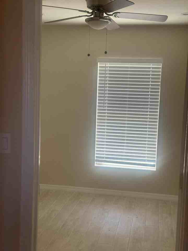 704 N 18th St Apt B - Photo 3 of 3