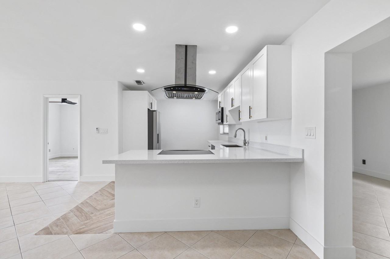 106 Nw Curtis St - Photo 5 of 18