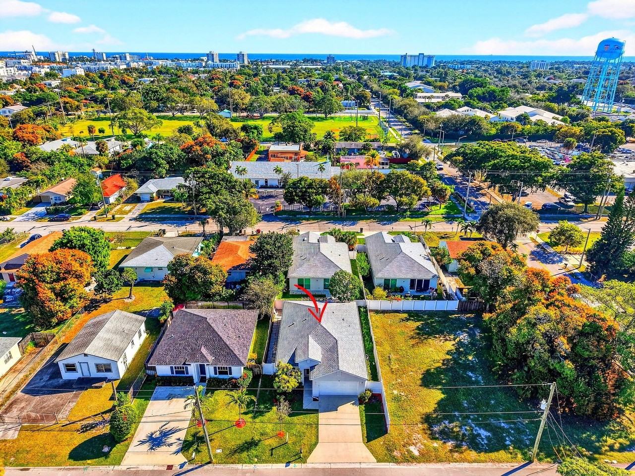 341 Oak Aly - Photo 3 of 11