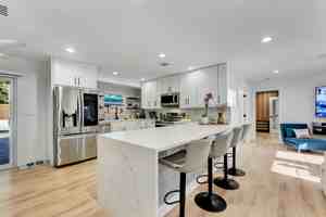 featured image of 707 W Boulevard Chatelaine