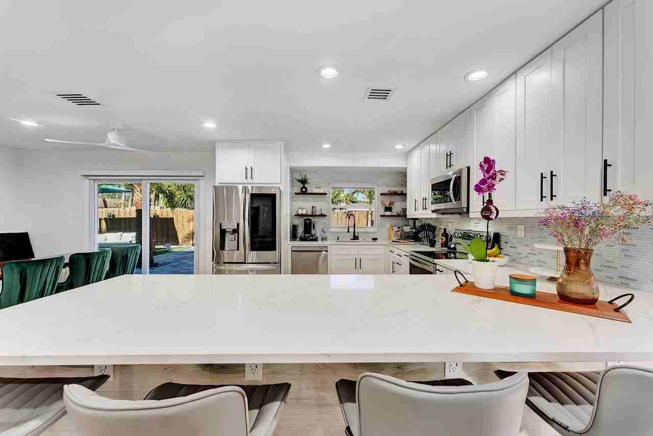 707 W Boulevard Chatelaine - Photo 2 of 50