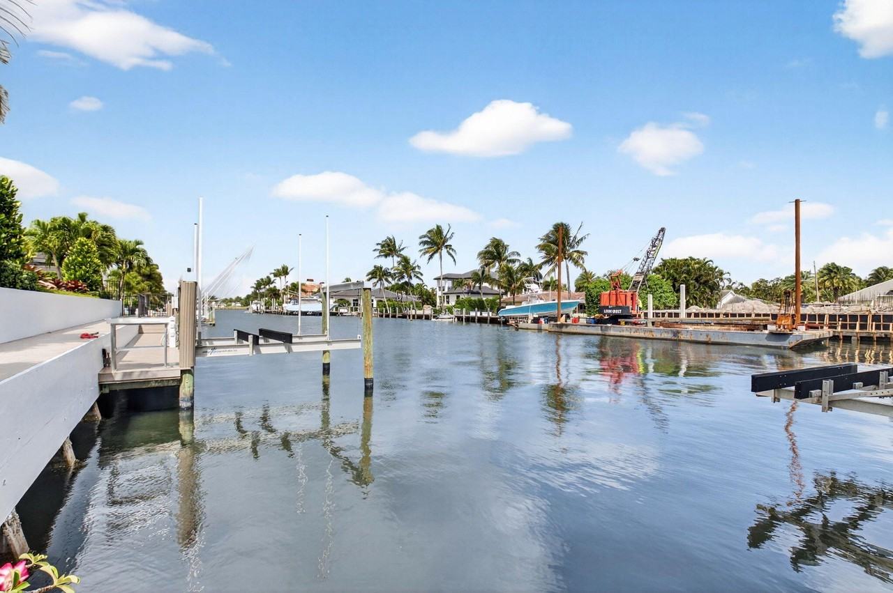 30 Spanish River Dr - Photo 3 of 50