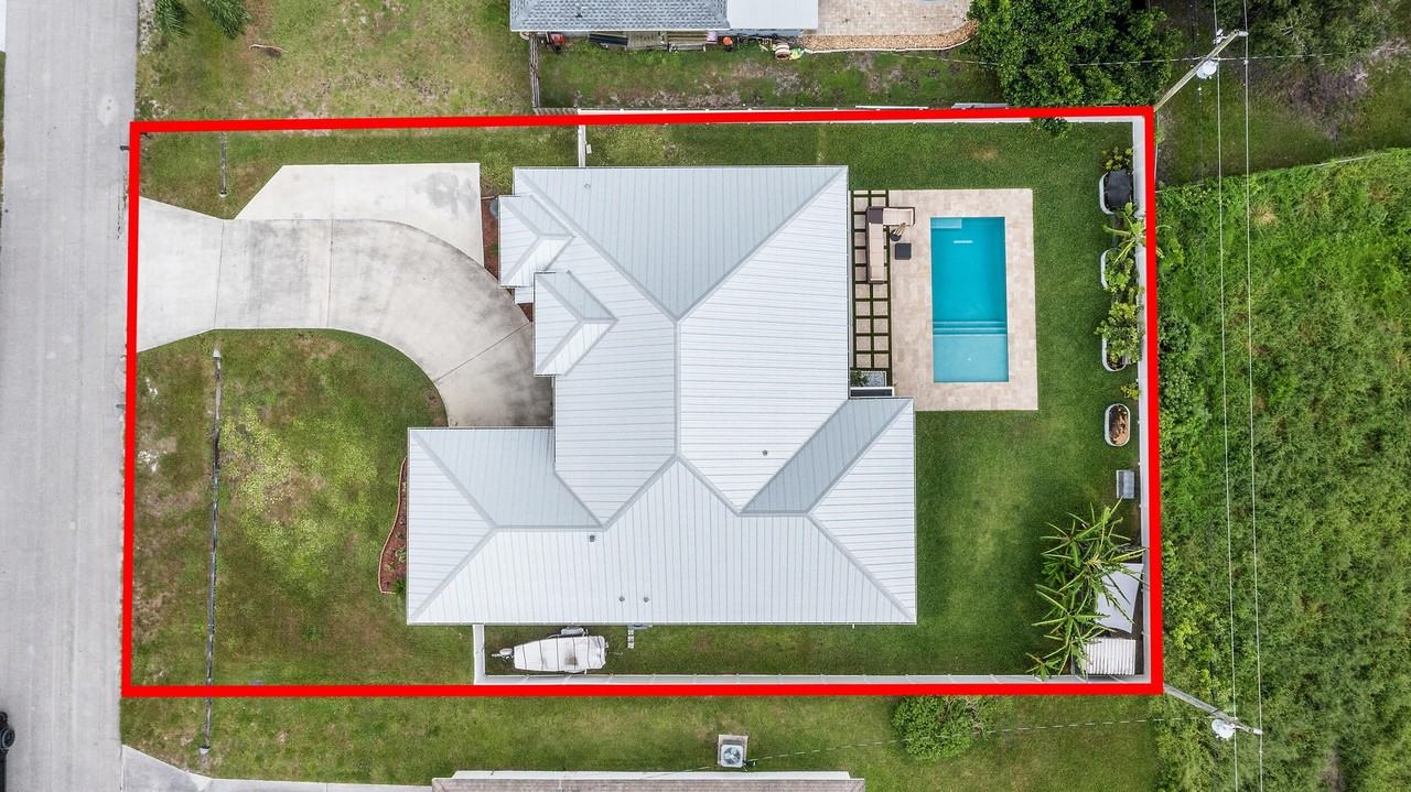 1280 Sw Kalevala Dr - Photo 3 of 36