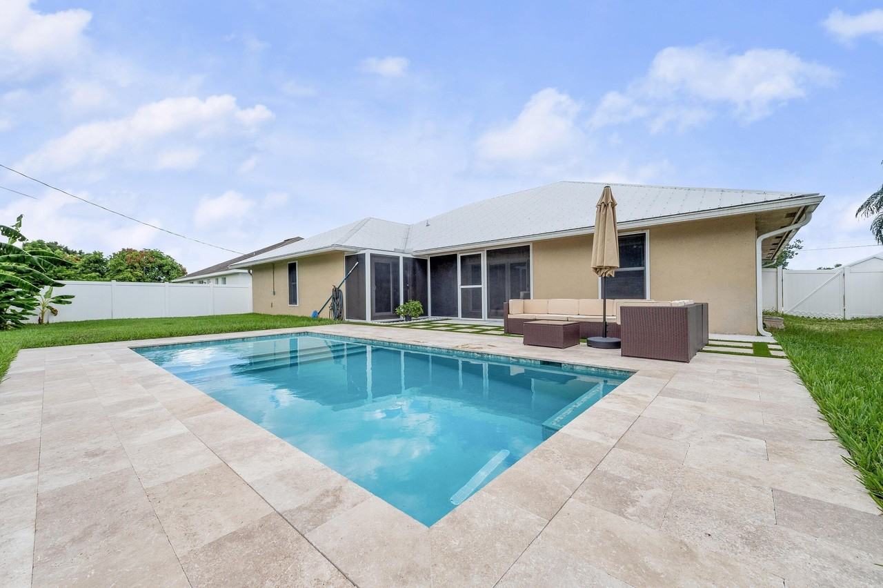 1280 Sw Kalevala Dr - Photo 4 of 36